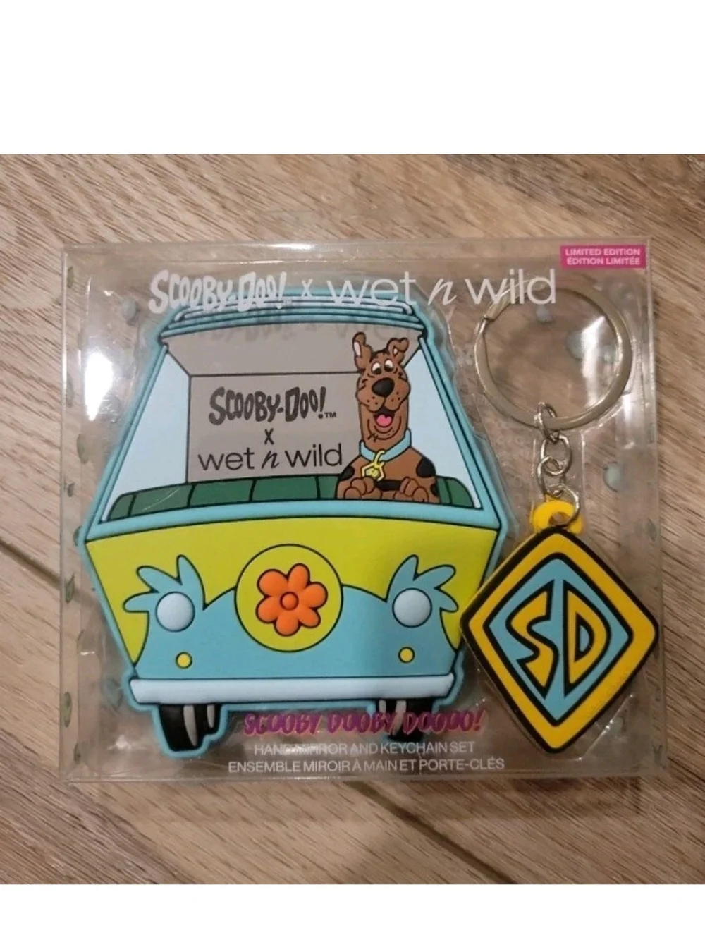 NWT wet n wild Scooby Doo makeup bag and tools